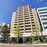 アルファステイツ市駅前