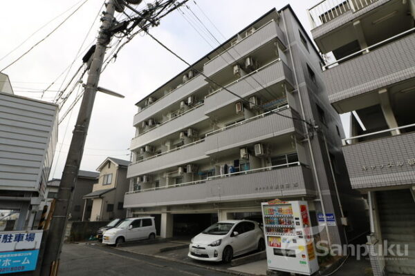 【キャッスル朝生田西棟】松山市朝生田町のマンション