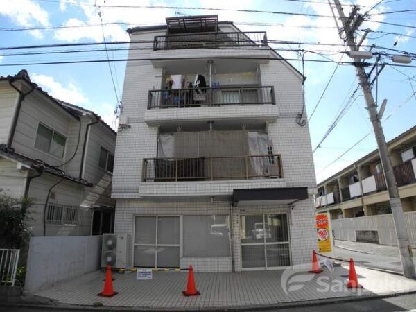 【クリエイションビル小坂】松山市小坂のマンション