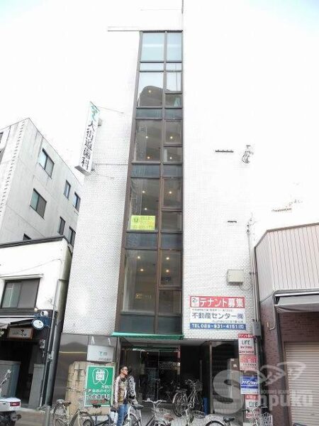 【シャトー美紀】松山市大街道のマンション