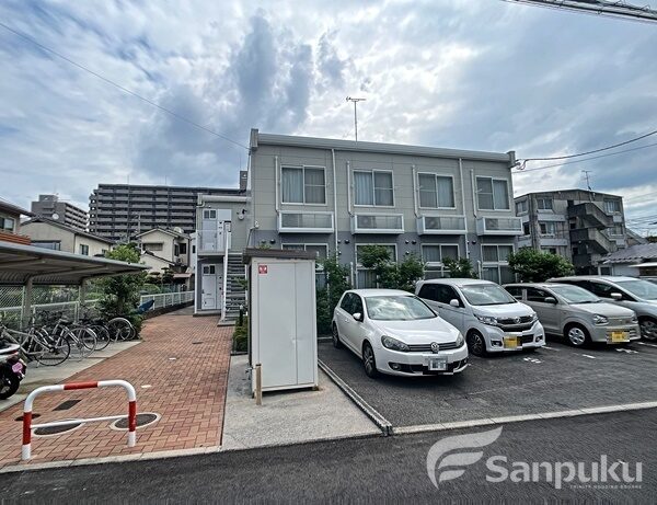 【レオパレスN】松山市宮西のマンション