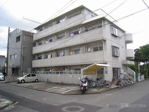 【メゾンルミエール】松山市山越のマンション