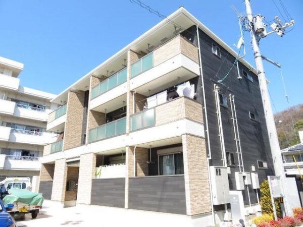 【オ・ブーシュ道後】松山市道後樋又のアパート