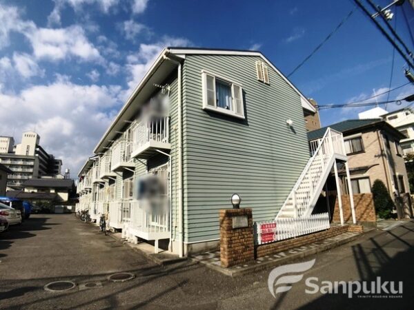 【フィオーレ城北】松山市高砂町のアパート