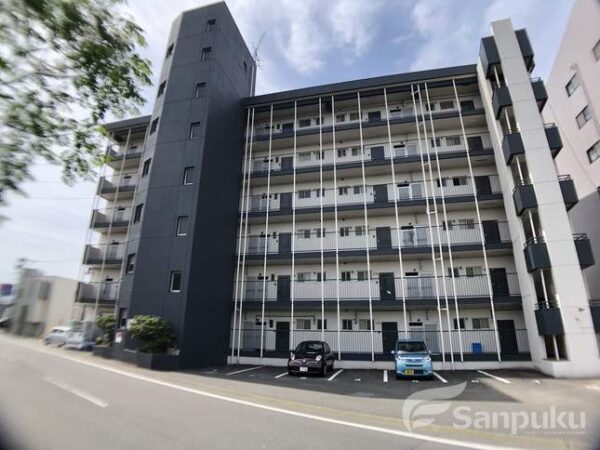 【西岡プラザ】松山市西石井のマンション