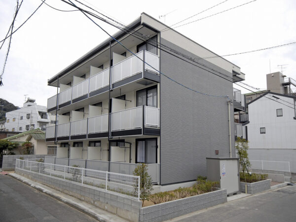 【レオパレスプレミア】松山市清水町のマンション
