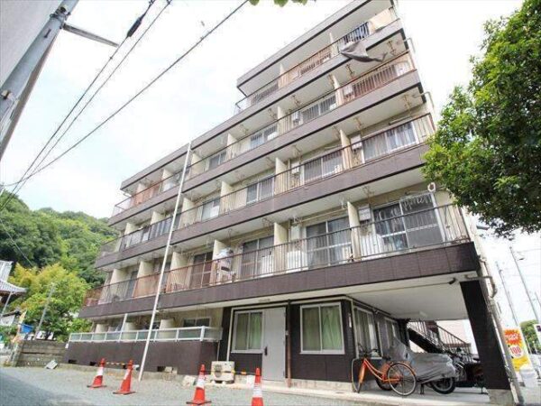 【カーサジューロ】松山市御幸の賃貸マンション