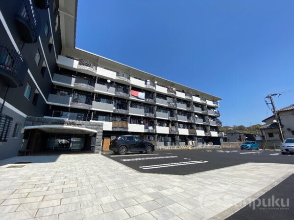 【松山グランドハイツ 】松山市堀江町の賃貸マンション