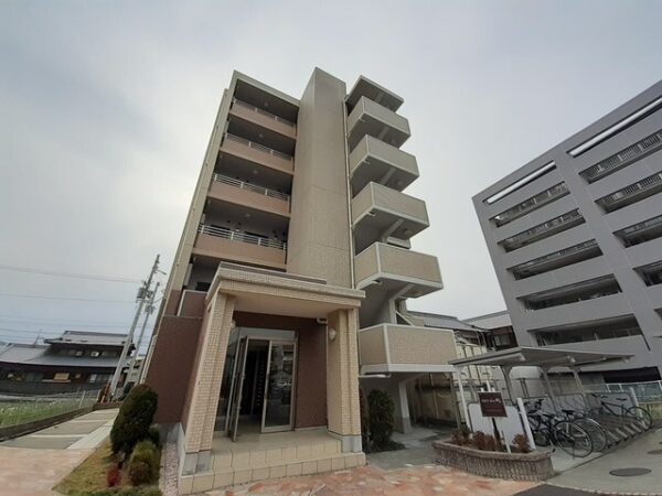 【ルミエール山越】松山市山越の賃貸マンション