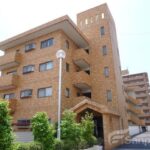 【白石グランドハイツ】松山市辻町の賃貸マンション