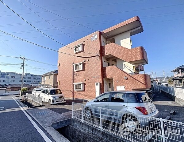 【ベルローズ】松山市北斎院町の賃貸マンション