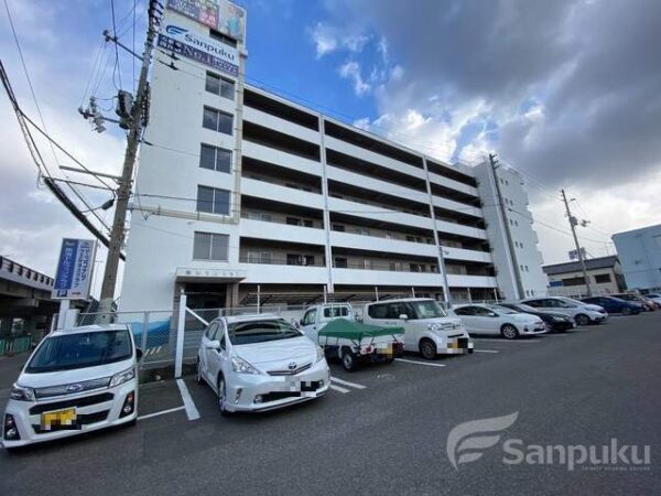 【鈴木マンション】松山市古三津の賃貸マンション