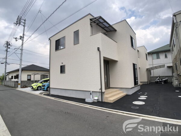 【北川原ガレージハウス】松山市伊予郡松前町の賃貸一戸建