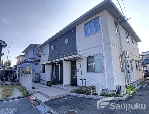 【ベラルーチェ】伊予郡松前町の賃貸コーポ