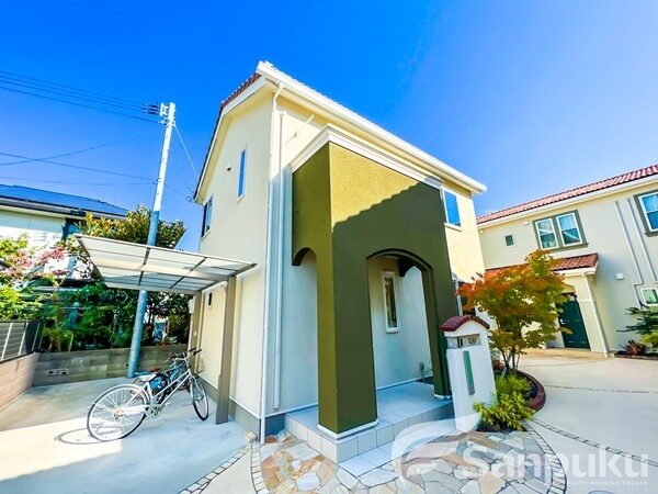 【ベルデュール土居田　Ｄ棟】松山市土居田町の賃貸一戸建て