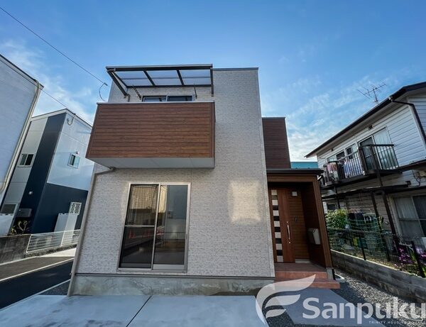 【ラフィネタウン西垣生　Ｄ棟】松山市西垣生町の賃貸一戸建て