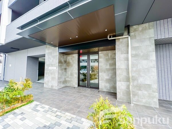 ルミナス勝山東　エントランス