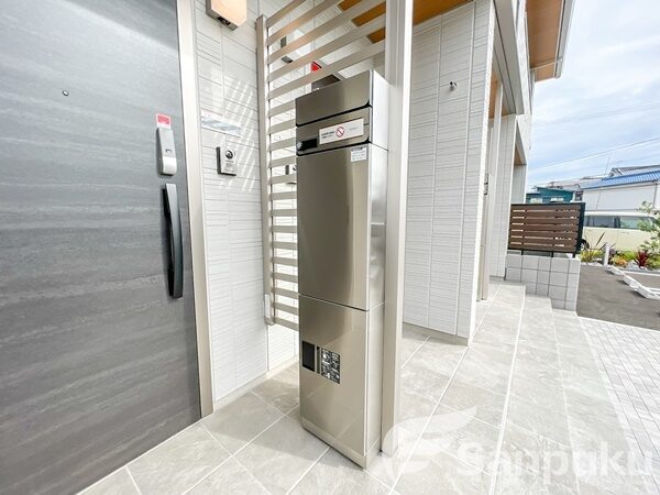 コーポ愛 宅配ボックス