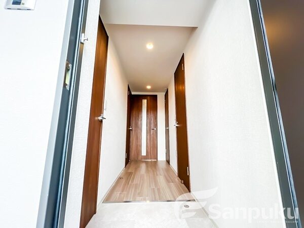 ルミナス勝山東　廊下