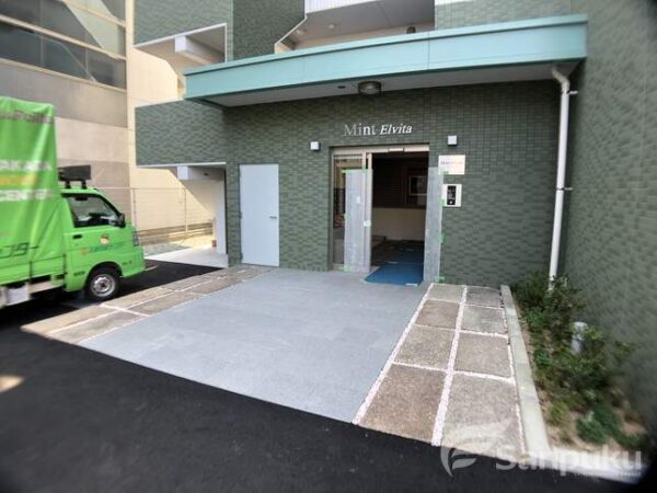 Ｍｉｎｔ　Ｅｌｖｉｔａ　エントランス