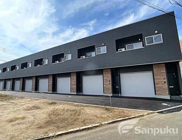 【ＥＩＧＨＴ　ｓｐｒｅａｄｉｎｇ】松山市南吉田町の賃貸アパート