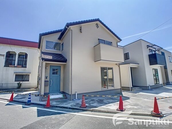 【ラフィネタウン和泉北　Ａ棟】新築！2024年8月完成・松山市和泉北の賃貸一戸建て