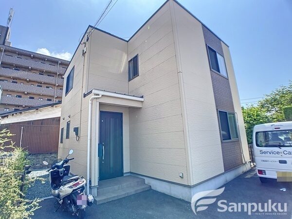 【ラフィネタウンアトレ　Ｃ】松山市余戸中の賃貸一戸建て