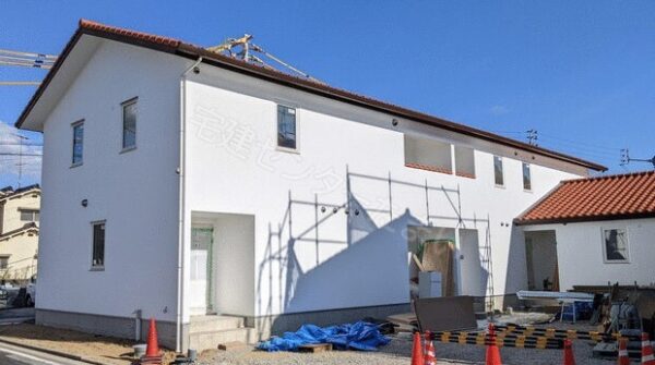 【色彩テラス　Ｗ棟】松山市北斎院町の賃貸テラスハウス