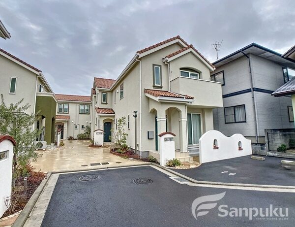 【ベルデュール土居田　Ｆ棟】松山市土居田町の賃貸テラスハウス