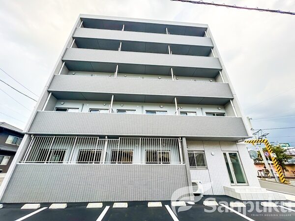 【Ｃｒｅｄｏ　ｉｎ　ｔｅ朝日ヶ丘】松山市朝日ヶ丘の賃貸マンション