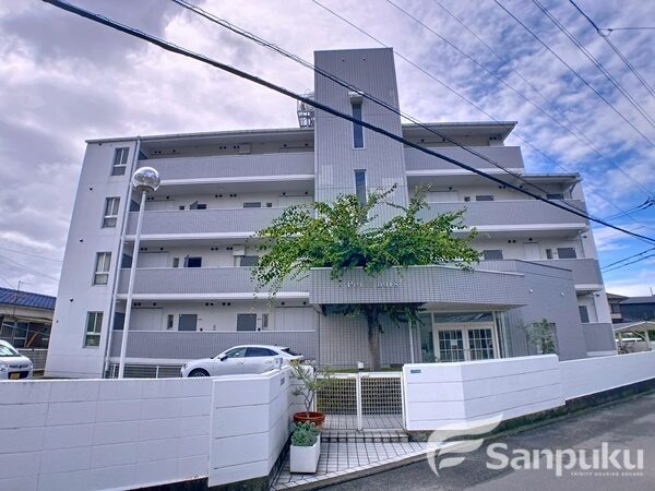 【プティボワ】松山市枝松の賃貸マンション
