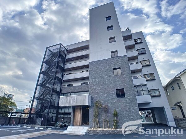 【トロワボヌールⅣ】松山市中村の賃貸マンション