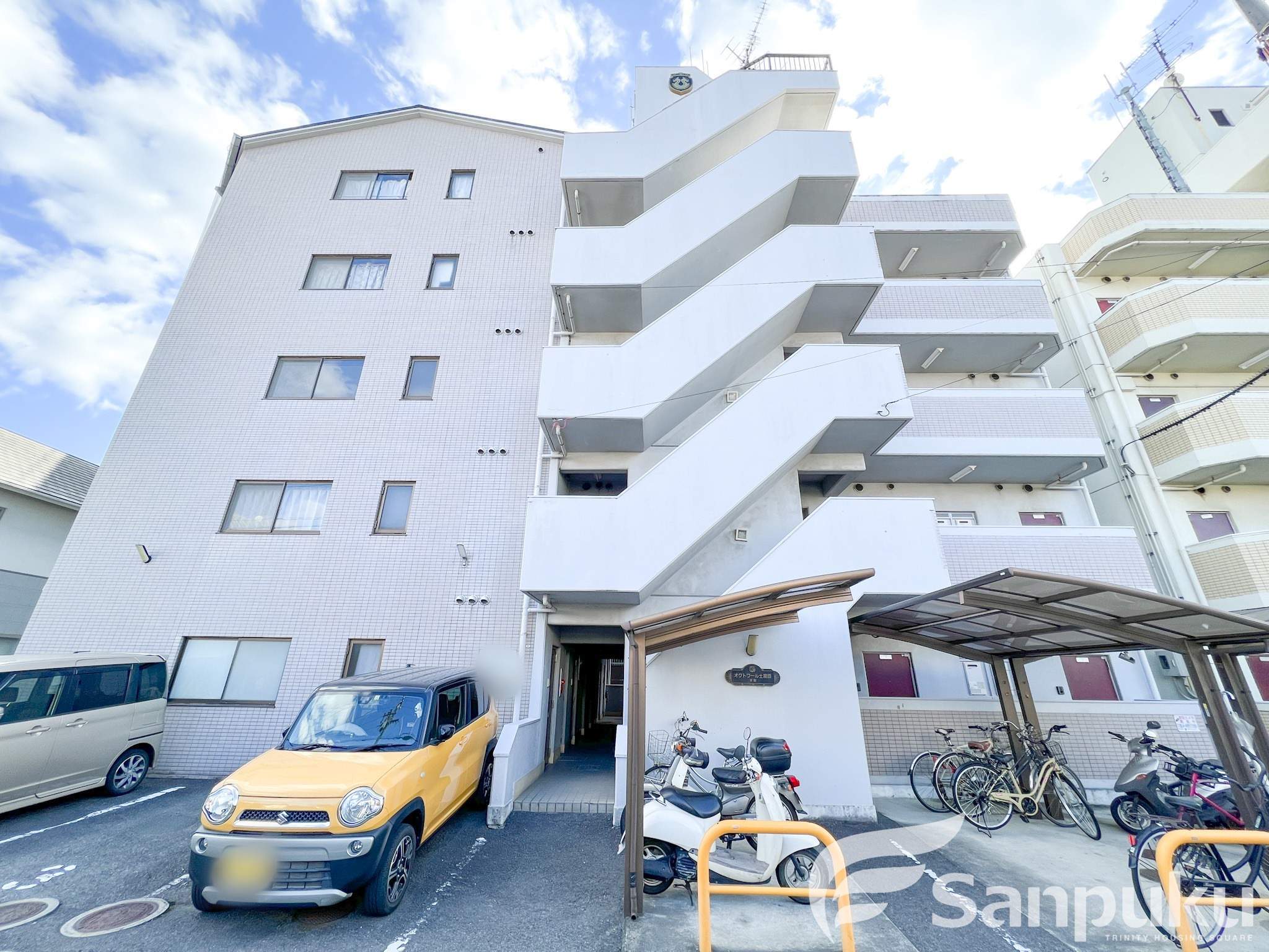 【オクトワール松山土居田東館 】松山市土居田町の賃貸マンション