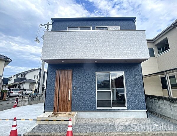 【ＭＡＴＳＵＭＯＭＥＮＴ堀江】松山市堀江町の賃貸一戸建て