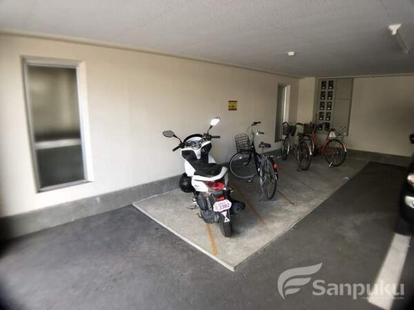 駐輪場