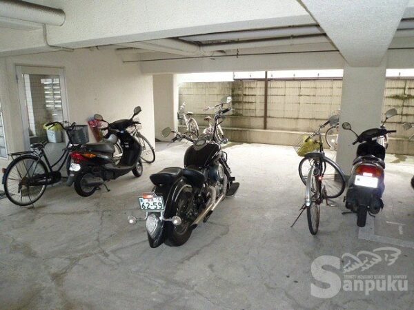 駐輪場