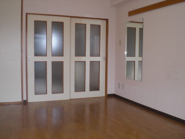 ロイヤルハイツ平和通　室内