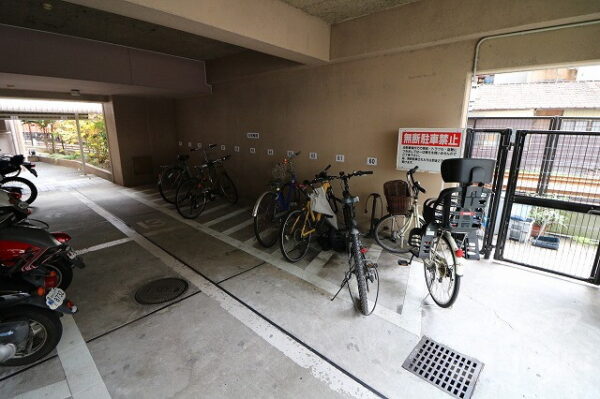 コア　駐輪場