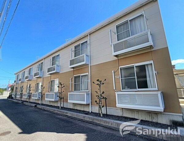 【レオパレスLA VITA山越】松山市山越のアパート