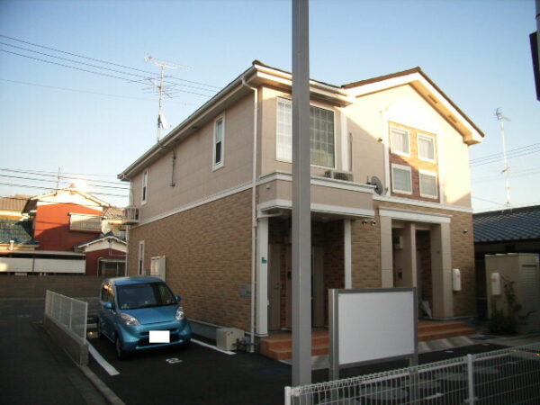 【ネオカーサ山越】松山市山越のアパート