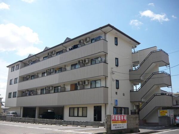 【明山】松山市山越のマンション