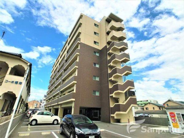 【ルスト山越】松山市山越の賃貸マンション