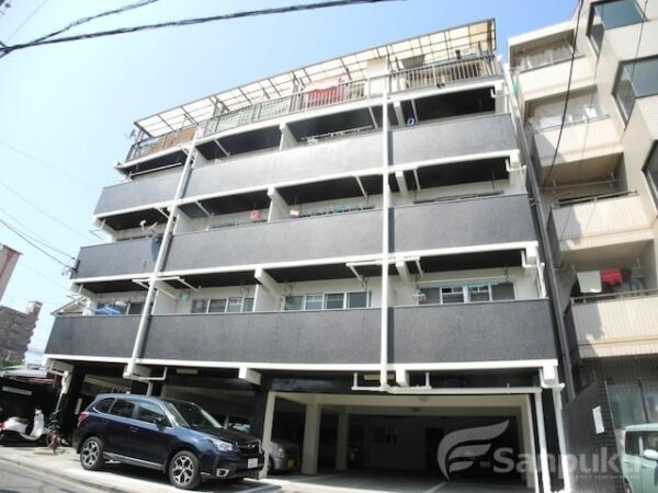 【ピカデリー・サーカス　７ラック】松山市萱町のマンション・ペット相談可！