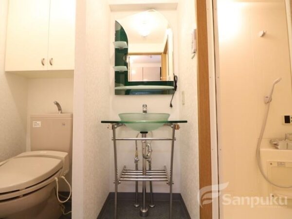 アリスト・ステーション・ピラー