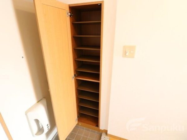 アリスト・ステーション・ピラー