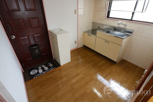 クレセントハイツ　玄関