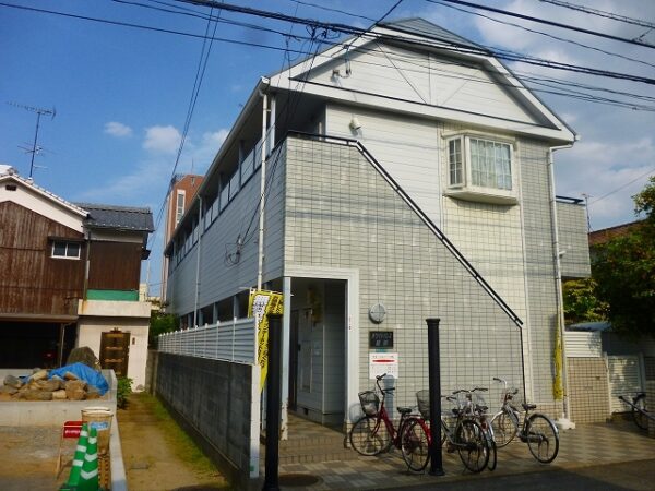 【ホワイトパレス雄郡】松山市雄郡のアパート