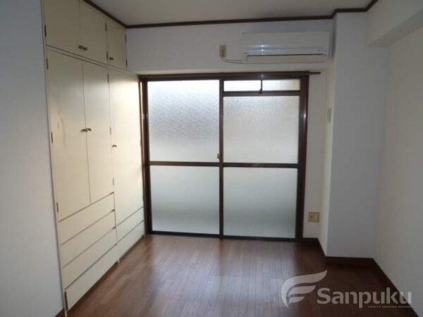 ジョイフル山西 室内