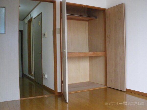 ヴィラ鈴村Ⅱ 押入