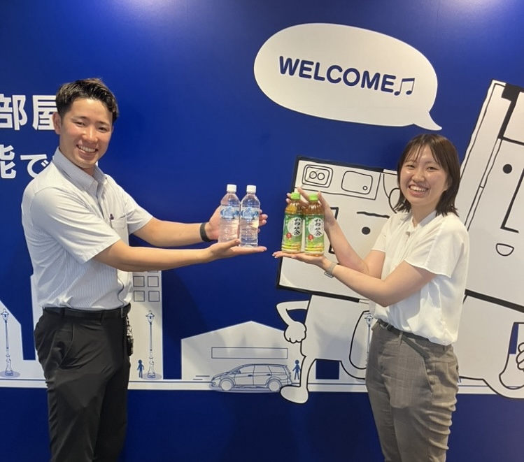 三福綜合不動産・アパマンショップでドリンクを提供